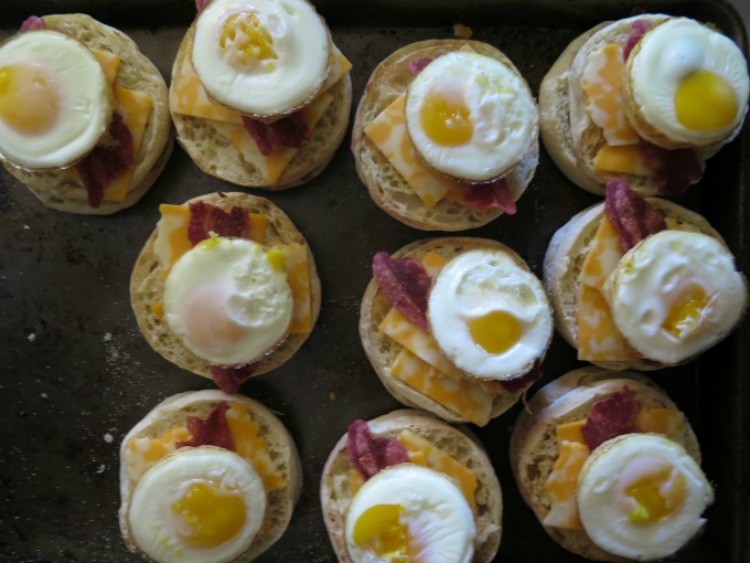 Make your breakfast in advance with these easy to make Breakfast Sandwiches! 