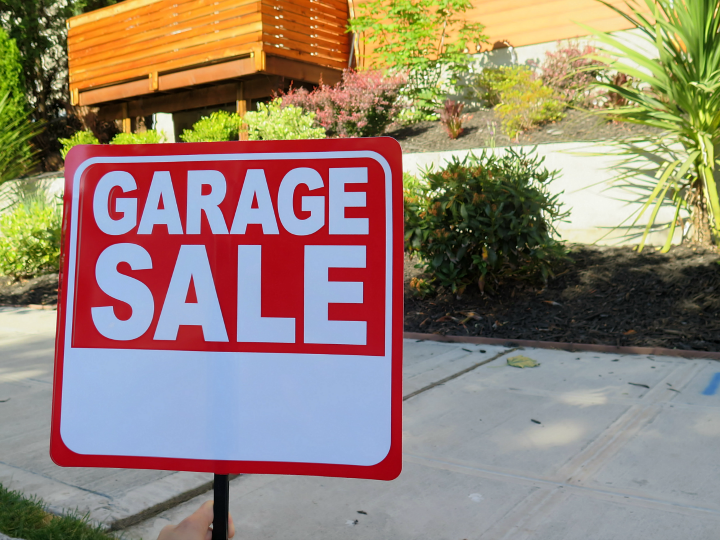 Our best tips and tricks to host a completely organized garage sale from the most experienced garage saler I know, my mom!