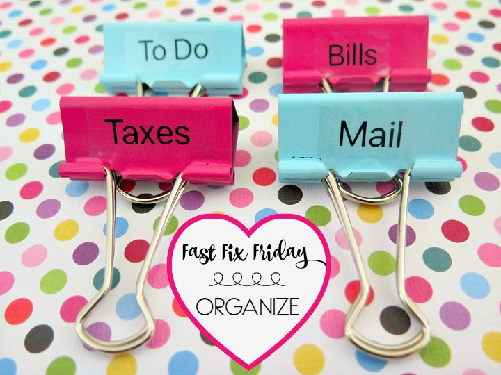 Get your paper both organized AND pretty with these decorative binder clips! It only takes 5 minutes... step by step tutorial included!