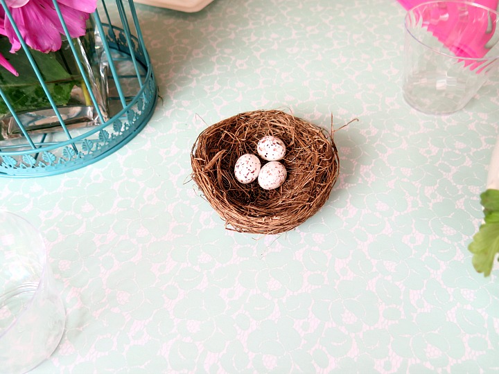 Step by step instructions to decorate for your next baby shower! This easy to follow tutorial shows frugal, yet gorgeous ideas to wow all your guests!