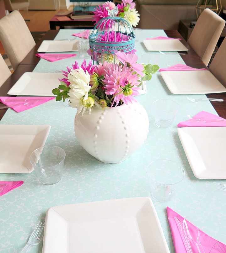Step by step instructions to decorate for your next baby shower! This easy to follow tutorial shows frugal, yet gorgeous ideas to wow all your guests!