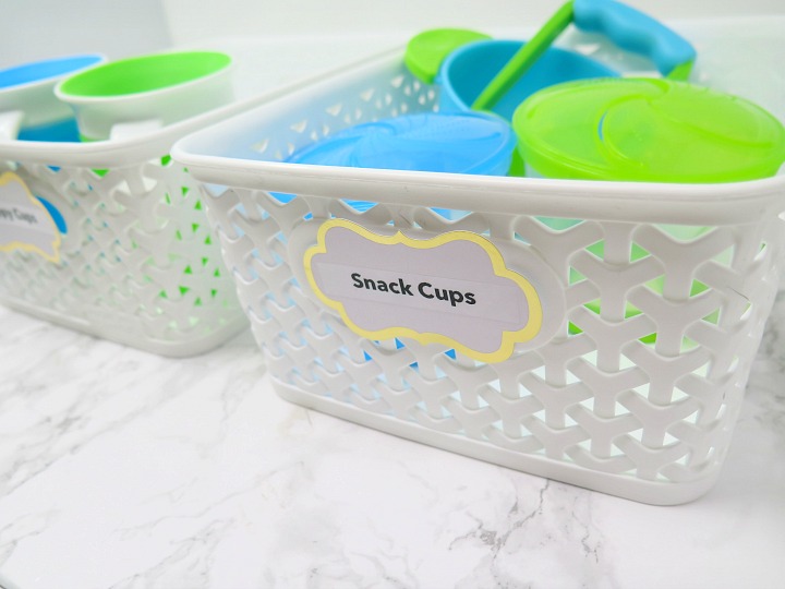 Here's the best tips and tricks to organize baby feeding supplies (bottles, sippy cups, plates, placemats, bibs, etc) in your home! 