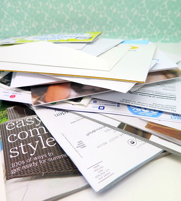 A better way to manage all your paper clutter in just 5 easy steps! This is the system I've been using for years to manage all our paper piles!