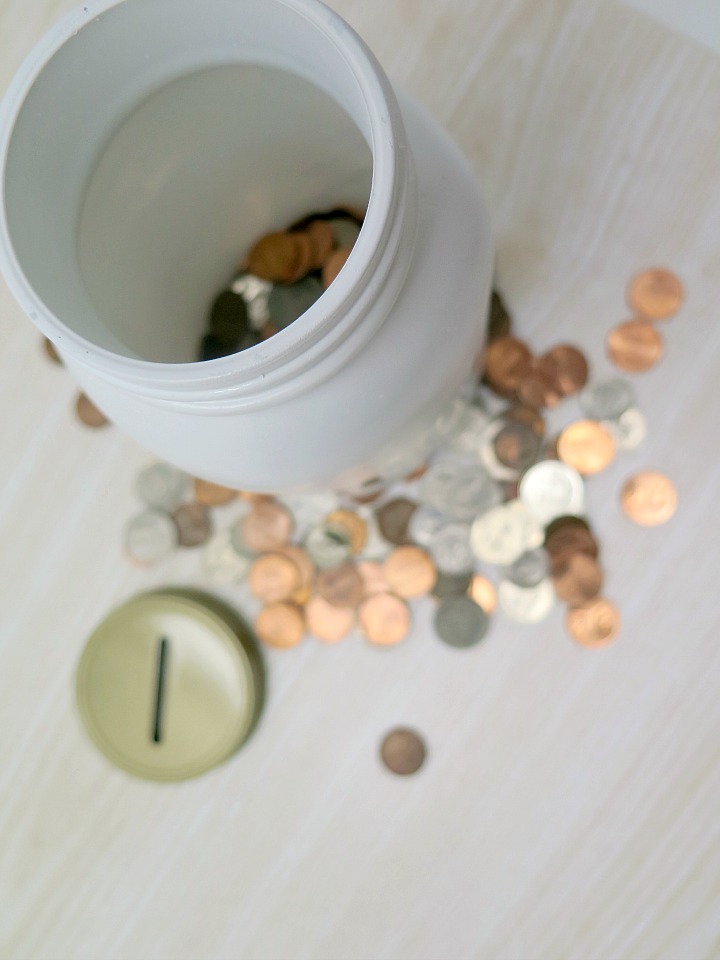 easiest DIY for all that loose change: DIY coin holder