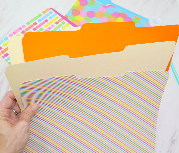 Incredibly Easy Decorative DIY File Folders to Keep Your Organized